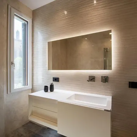 Casa Duccio Alle Mura Della Citta Siena